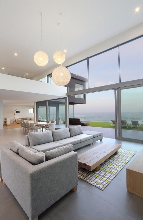 House Hisquin - Dusk Lounge View
